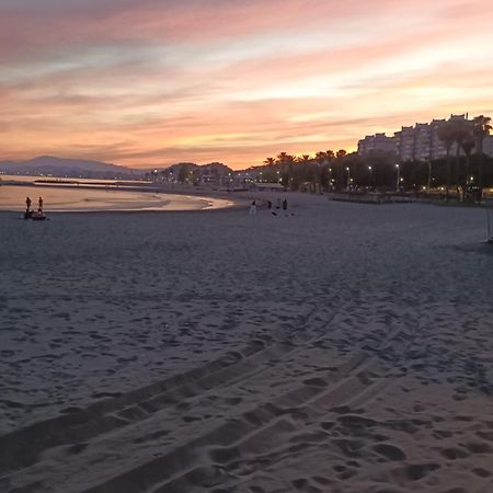 Playa 45, First Line Beach House マラガ エクステリア 写真