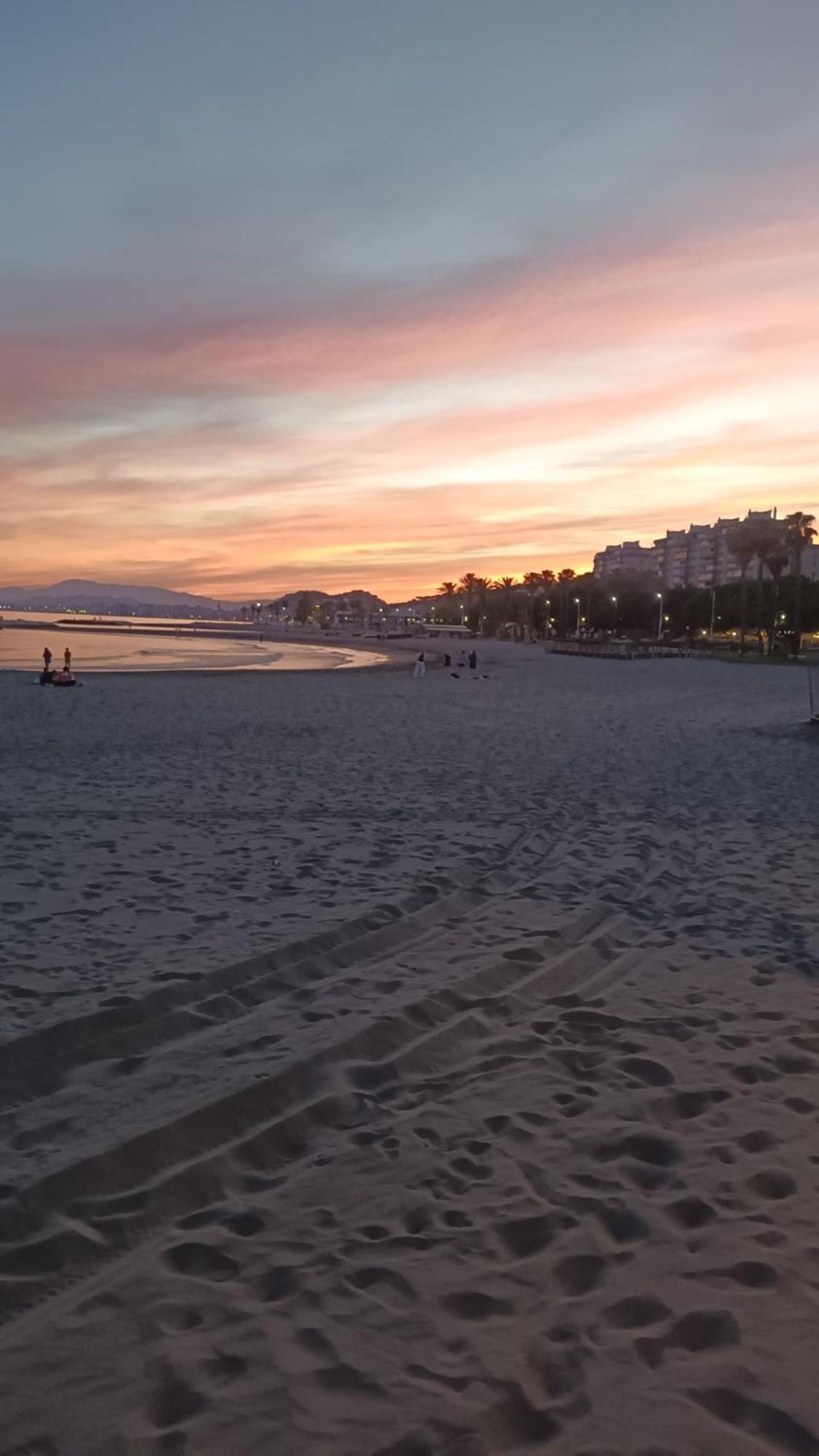 Playa 45, First Line Beach House マラガ エクステリア 写真
