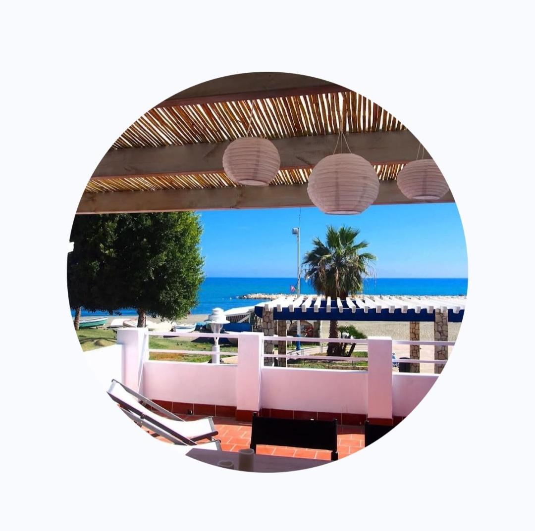Playa 45, First Line Beach House マラガ エクステリア 写真