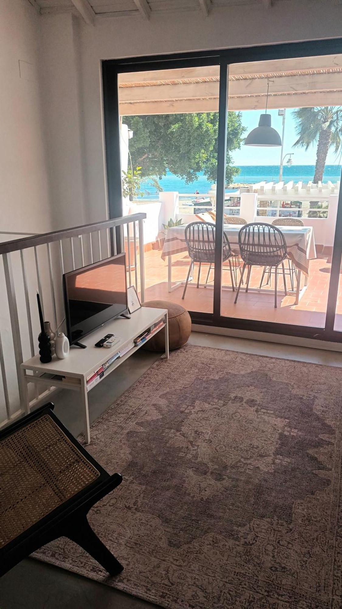 Playa 45, First Line Beach House マラガ エクステリア 写真