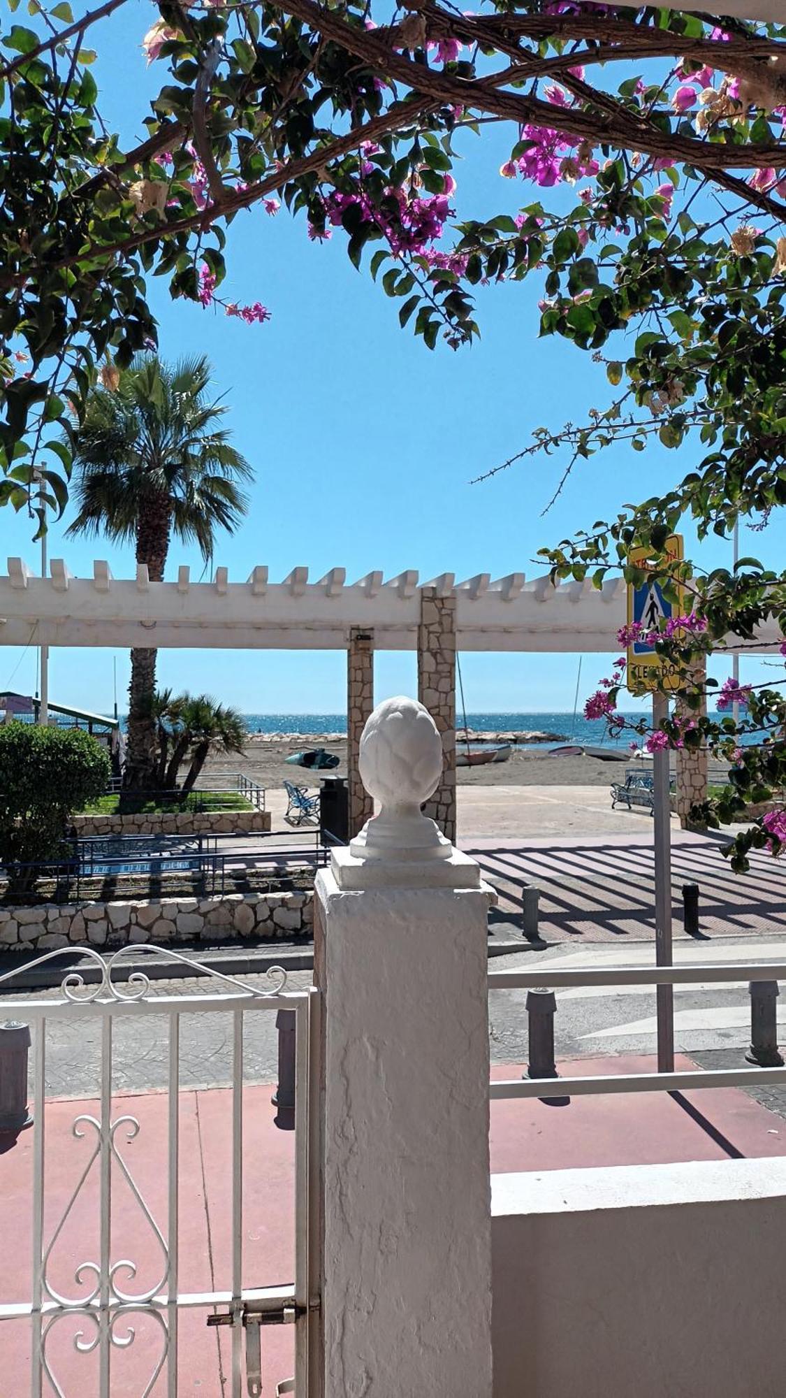Playa 45, First Line Beach House マラガ エクステリア 写真